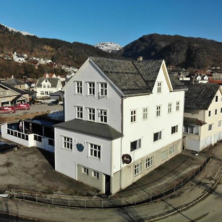 Grand Hotell Sauda Budget Buitenkant foto
