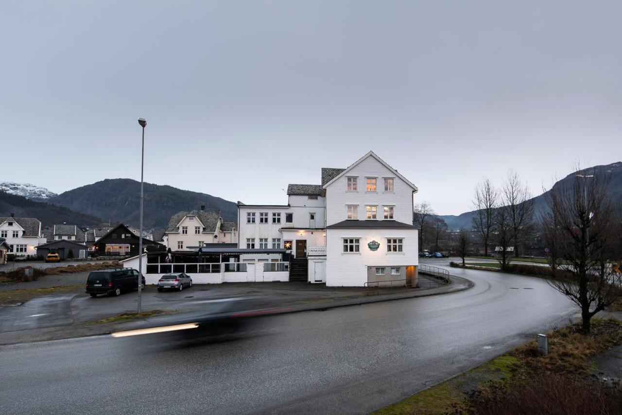 Grand Hotell Sauda Budget Buitenkant foto