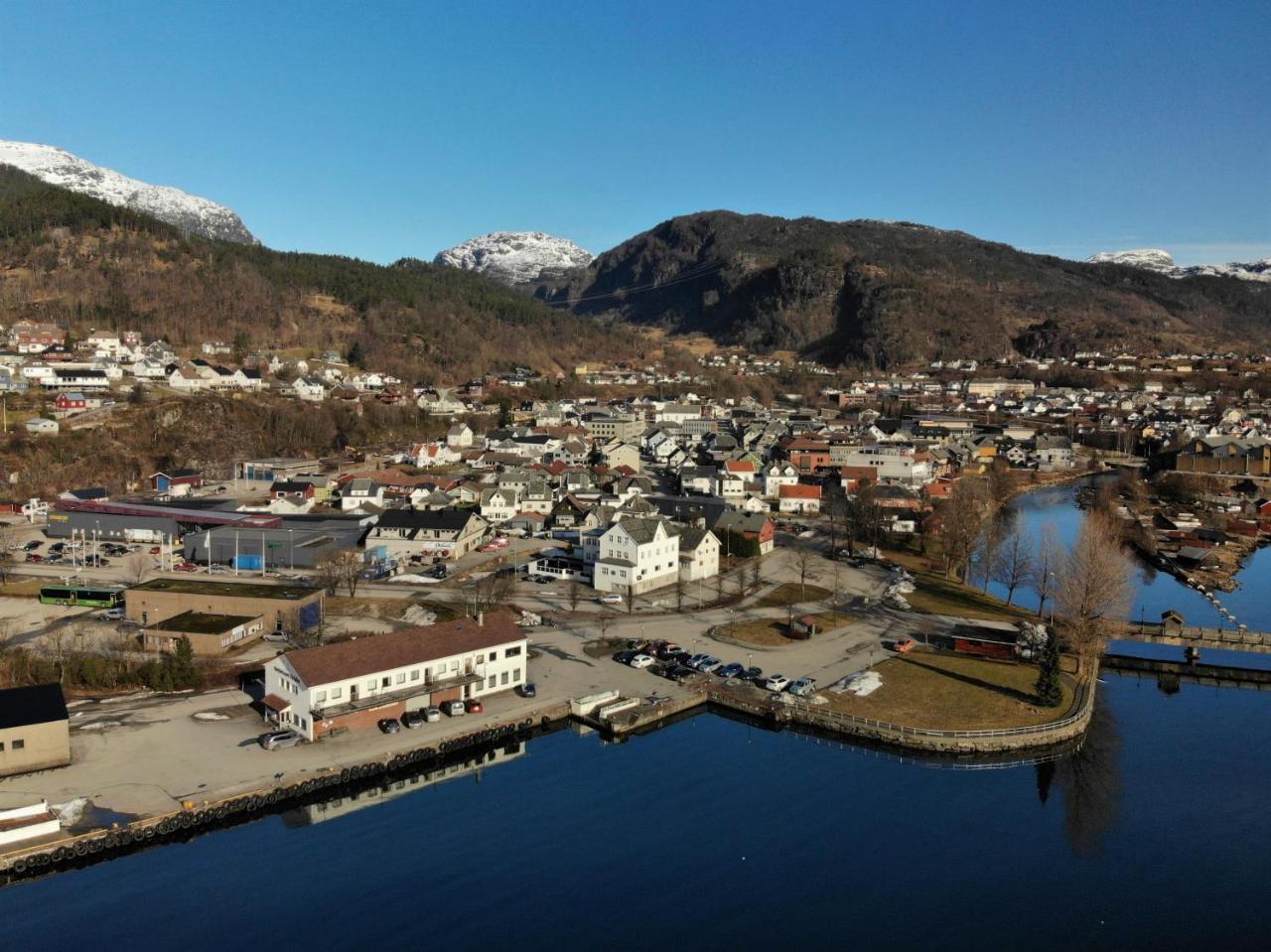Grand Hotell Sauda Budget Buitenkant foto